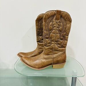 Coconuts by Matisse Women's Gaucho Boot Color Tan‎ Man Made Size 8.5
